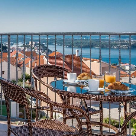 Apartment Anamarija With Sea View Sibenik Exterior photo